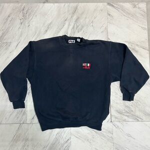 Vintage Fila Men's Black crewneck